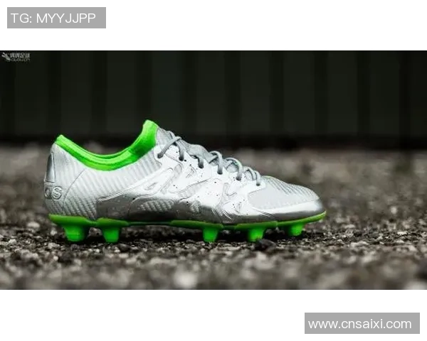 内马尔专属足球鞋的魅力与性能解析助你在球场上闪耀夺目